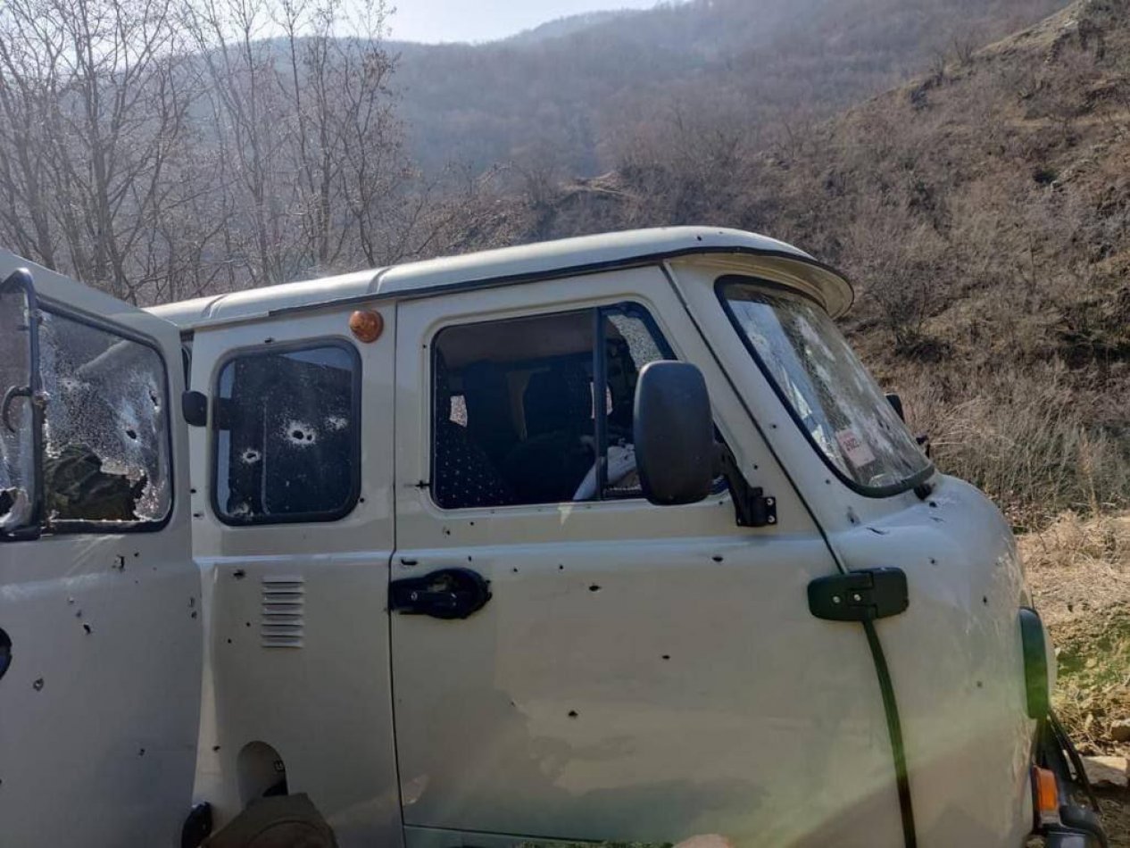Армяне разоблачили сами себя: ехавшая в Ханкенди машина перевозила оружие и боеприпасы - ФАКТ