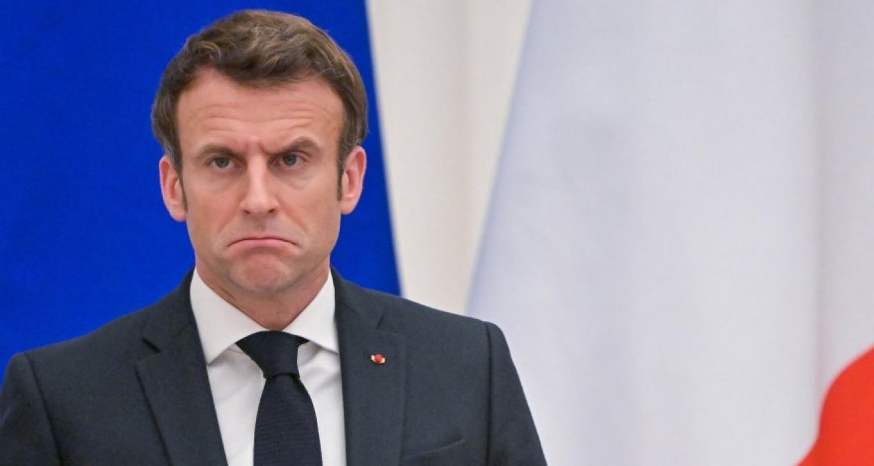 Почему так непопулярен французский президент?