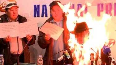 Министр общественных работ Монголии поджег себя?