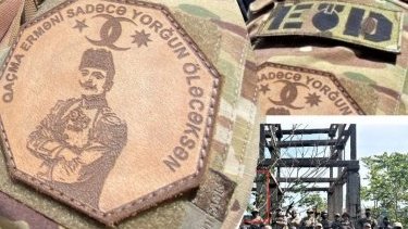 На полевой форме азербайджанских солдат шеврон с фотографией Энвер-паши?