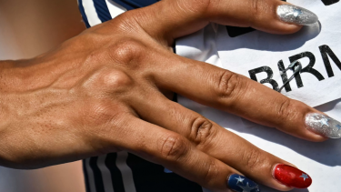 Experts refute claims that HIV spreads through manicures