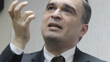 İlqar Məmmədov yarımçıq iqtisadi ehtimalları ilə özünü biabır etdi