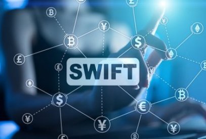 Приведет ли отключение России от SWIFT к "краху" страны?