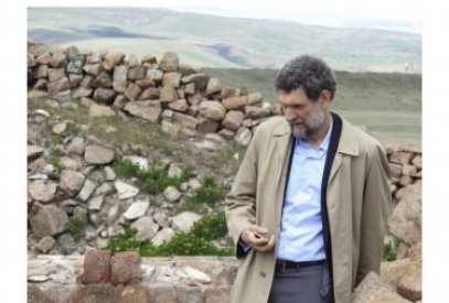 Osman Kavala gerçekten de Elif Shafak’ın söylediği gibi karıncayı incitmeyecek birisi mi?!