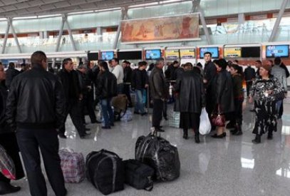 Армянские СМИ: за первое полугодие в Армении уехали и не вернулись 80 тысяч человек